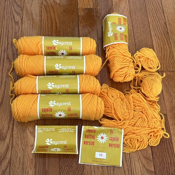 Lot of Four (4) Plus Skeins of Baycrest Sayelle Knitting Worsted in Gala Gold - Picture 2 of 4